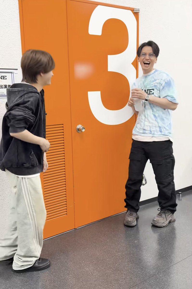 onegaiicecream's tweet photo. 初めてレベルで見る動いてる大倉さん✖︎斗亜😭😭😭😭😭命日😭わたしのためですか😭😭😭(ちがいます)何でこんなに笑ってるのか知りたい😮斗亜ちょこまかしててかわいいWWWWWWWWWきゅーあぐ🤍 https://t.co/VlYZUubtki