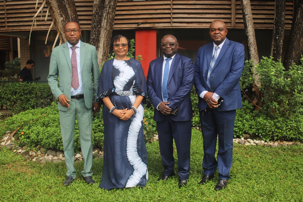 CICOS4's tweet photo. La CICOS etait représentée par son Secretaire Général, Dr. Marie Therese ITONGO accompagnée de ses collaborateurs des departements de Finance.  

La Redaction. https://t.co/Jd38zwhDm7