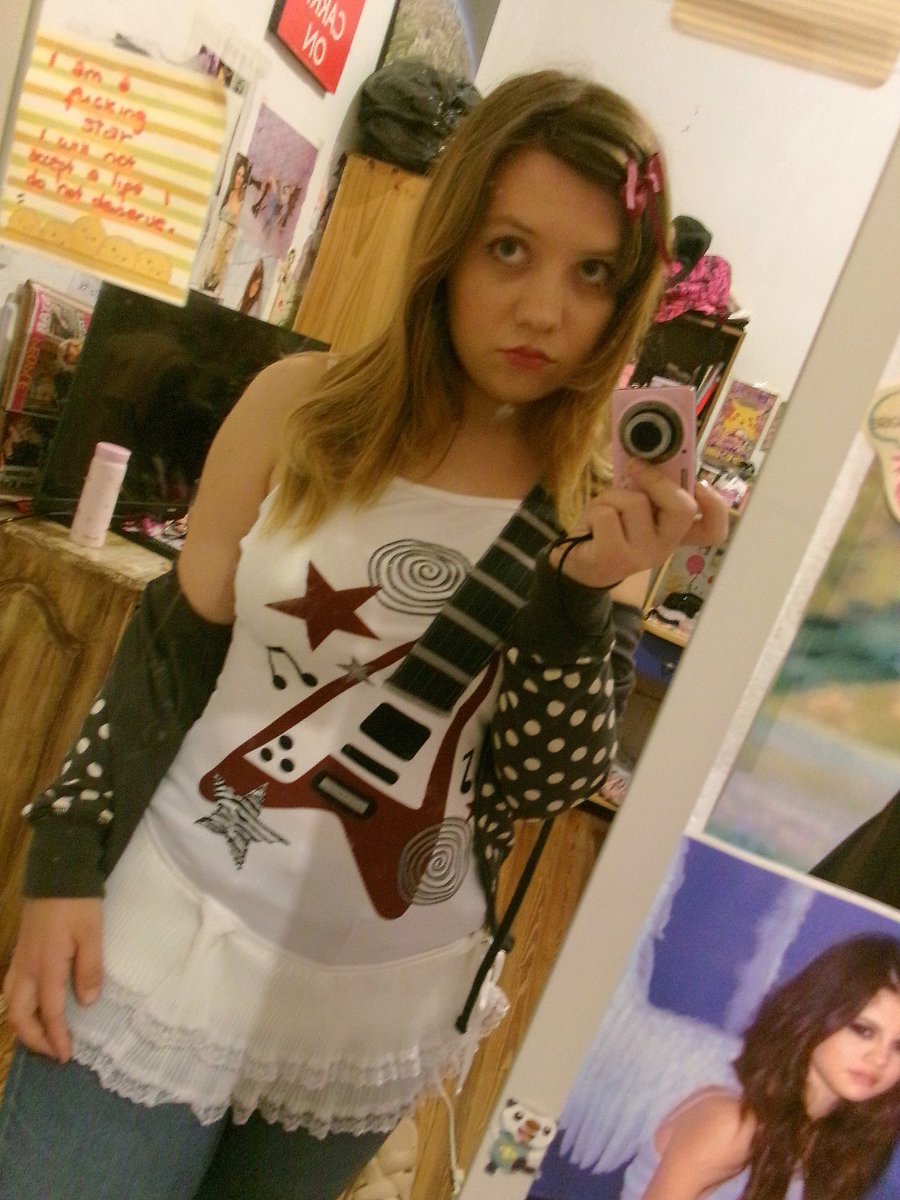 cadencescene's tweet photo. ♡ #cadencewishes ♡

[ #promotwt #tumblr #coquette #dollette #guitar #moothunt〃・ #aesthetic #pinterest #weheartit #girlytwt #moothunt #pinktwt #diarytwt #musictwt  #grunge #rockstargf ] https://t.co/RRKdR74xif