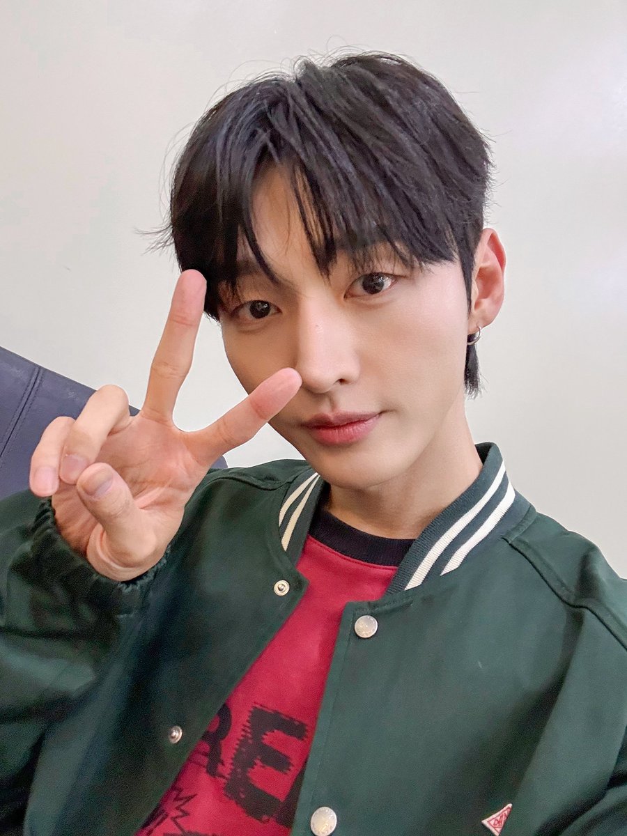 윤지성 (Yoon Jisung) Official tweet media