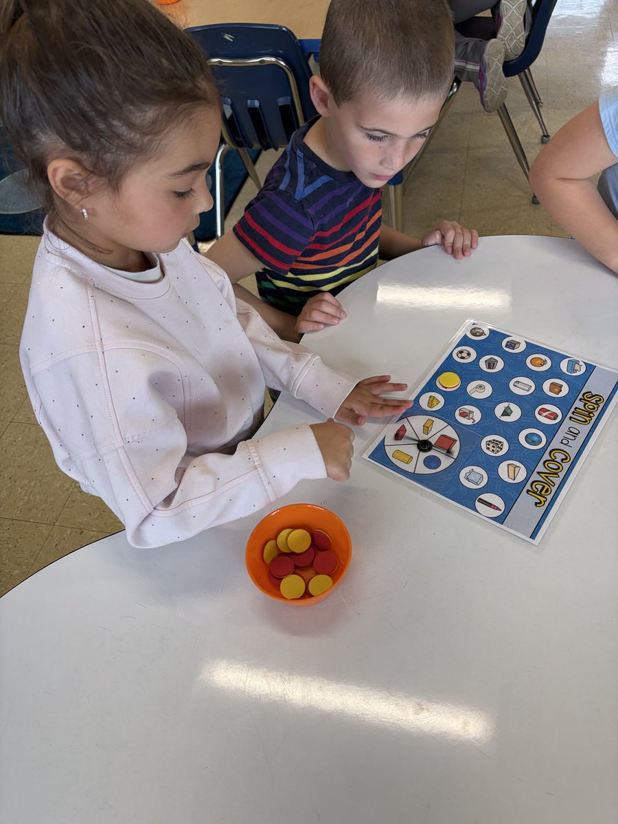 MrsAJMorgan's tweet photo. The #MESMathLab had our First Graders practicing identification of 3D Shapes and US Coins.  🧊💰🎲
@Ms_Martinek 
@MandalayEl https://t.co/Q0MItXSMiK