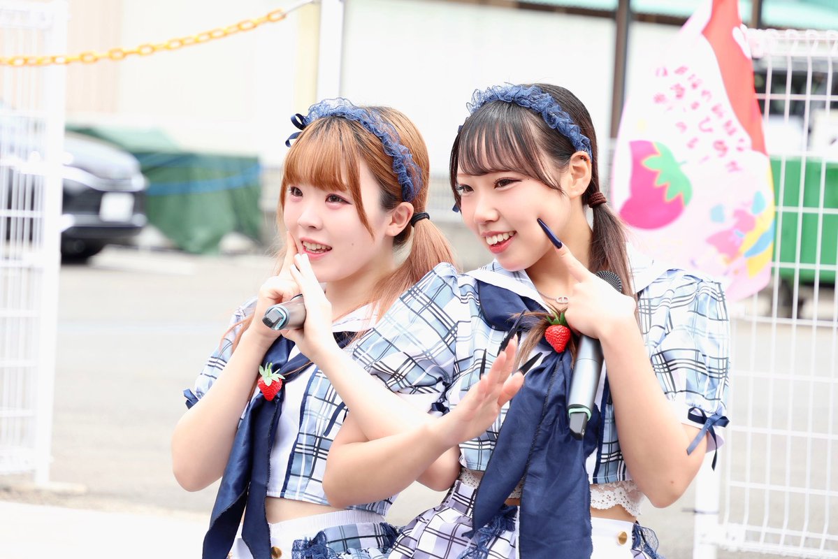 5/6 三木町 SMALL TO LARGE 3rdマルシェにて。 ライブ中のリリウムのお