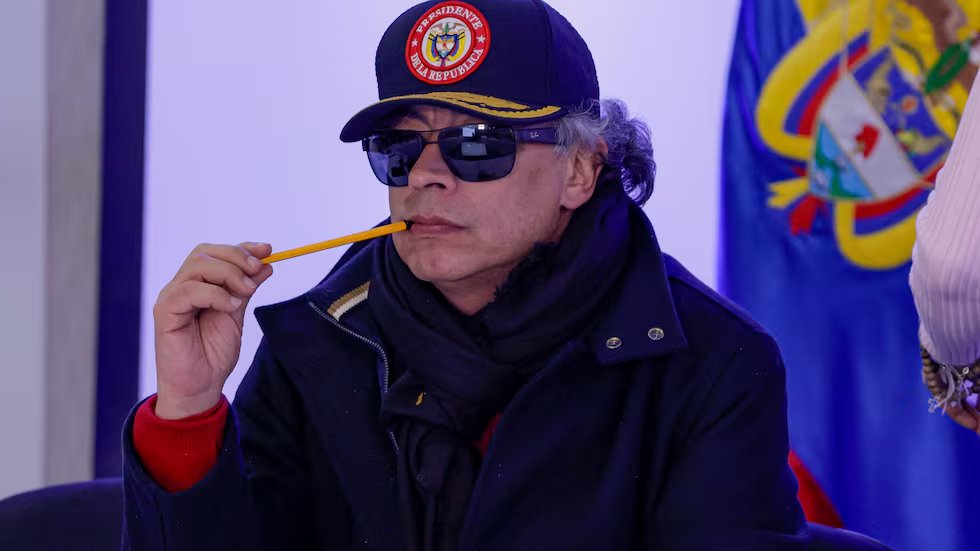 #Confidenciales | Le dicen a Petro que “si hay que extraditarlo, se extradita sin dudarlo”.
semana.com/confidenciales…