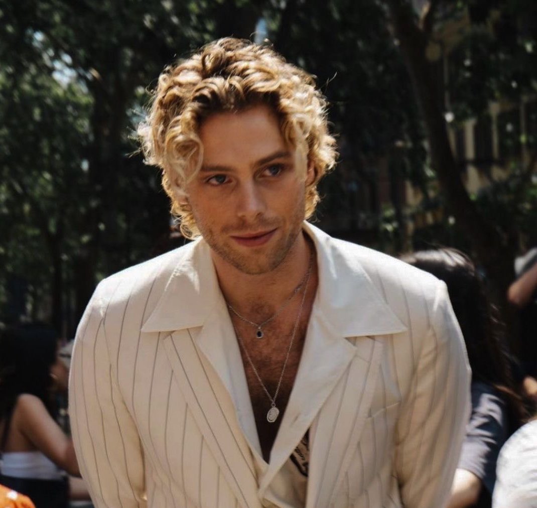 lrhchromatic's tweet photo. best he’s ever looked. https://t.co/dp8qQjkHCR