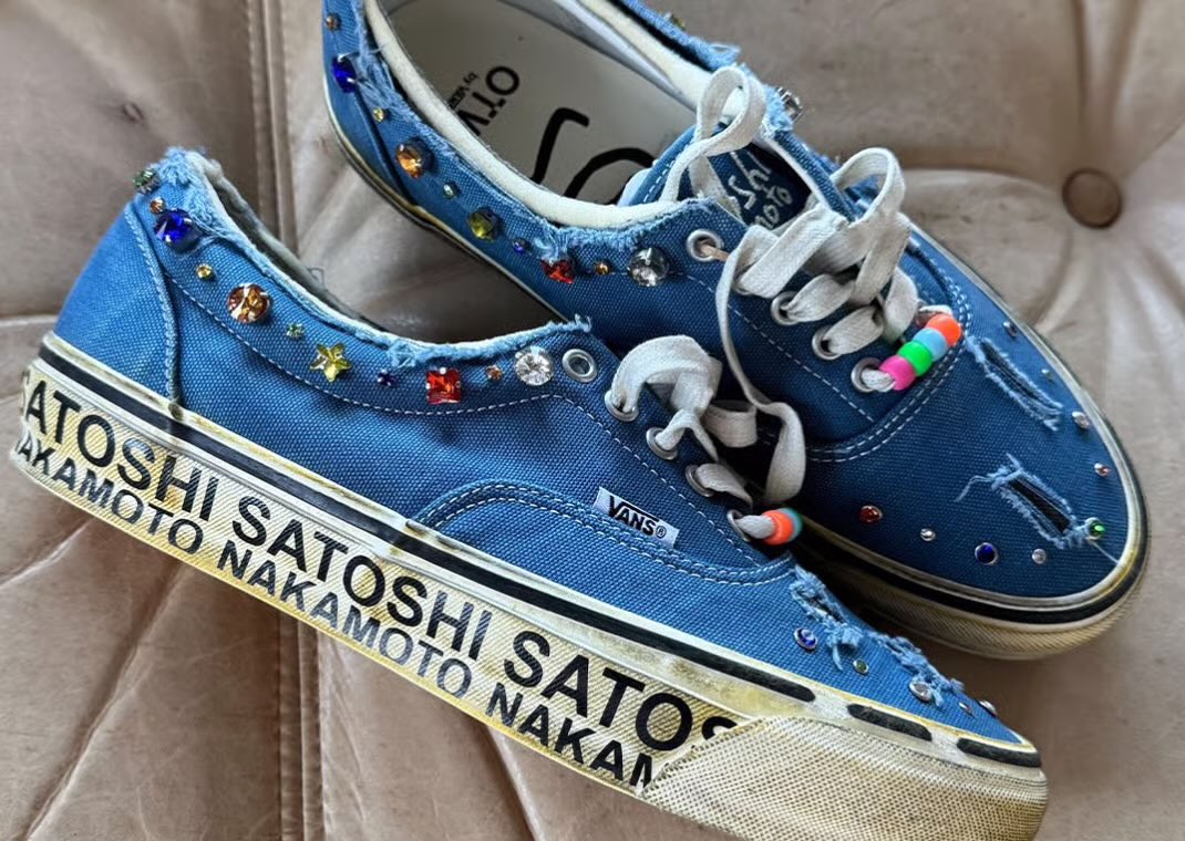 SoleRetriever's tweet photo. FIRST LOOK: Satoshi Nakamoto x Vans Era 95 “Blue” 💎

📷 @ComplexSneakers https://t.co/nP7r1CQK2M