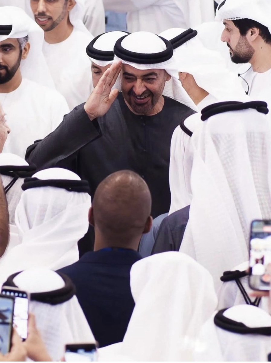 Ahmad133113's tweet photo. حفظ الله ولي أمرنا @MohamedBinZayed 
#محمد_بن_زايد https://t.co/i96eCXiYbE