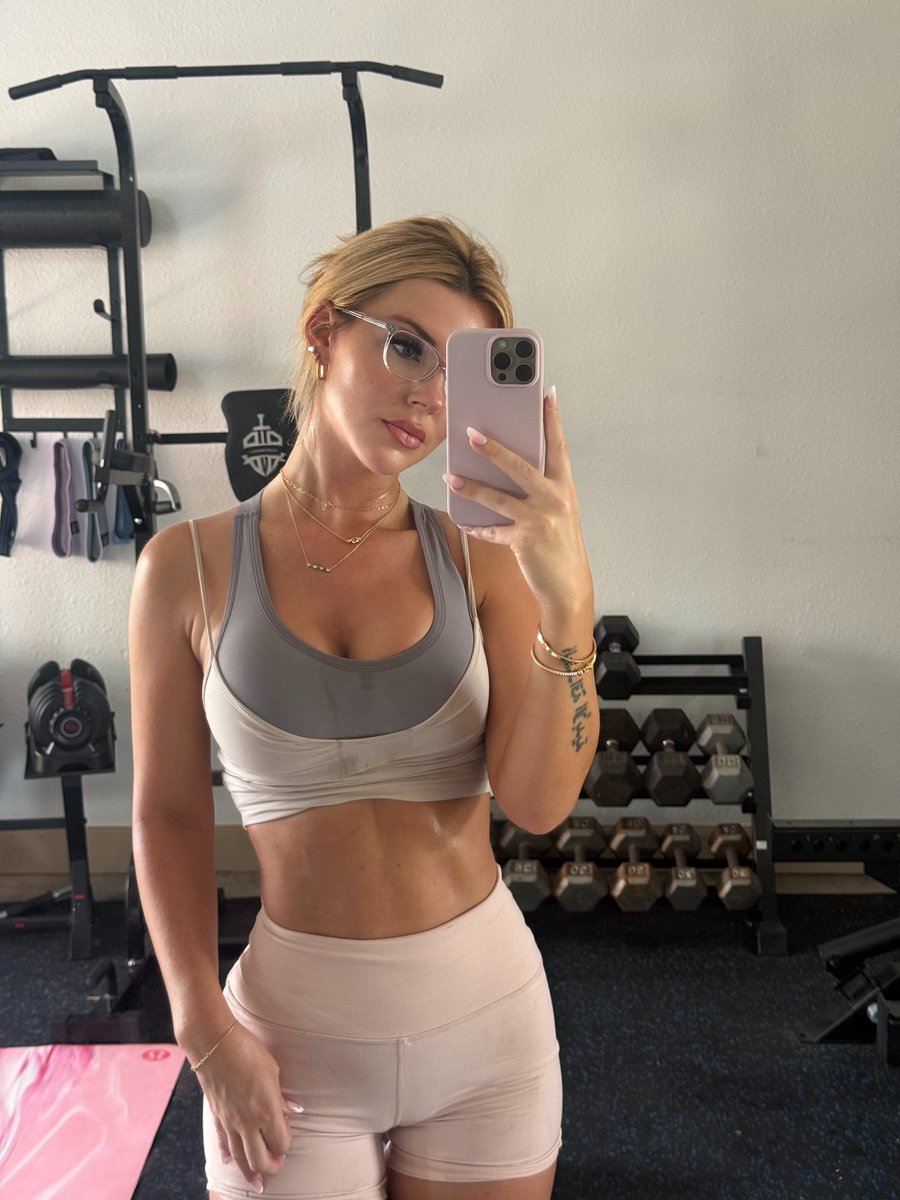 Marie Deez tweet media