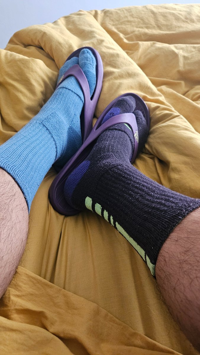 testandoumnome's tweet photo. Mixing colors in #adidasduramothongs and #nikeelitesocks because why not
#US10 #EU43 #BR41 https://t.co/MBKEoZliYI