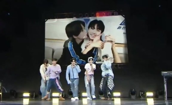 nctzensk's tweet photo. もうこの5人でデビューしてくれ
後ろの写真可愛すぎる 高画質でください
#日プ新世界 #宇野海夢 #板倉悠太 #田中蒔 #アーチャーウィー #アダムナガイ https://t.co/bw2VlxYpNt