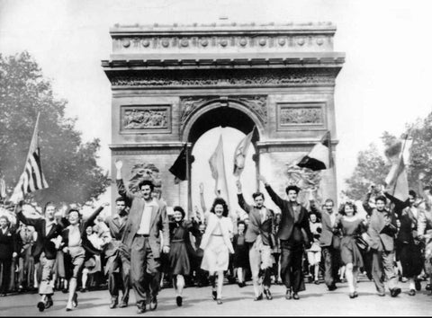 eurojewcong's tweet photo. 81 years ago today, Nazi Germany unconditionally surrendered to the Allied forces.

We honour the memory of all those who fought and fell to defeat the Nazi regime and end its campaign of terror and genocide.

Their sacrifice made the liberation of Europe, and of the survivors of the Holocaust, possible.

We remember. #VictoryDay