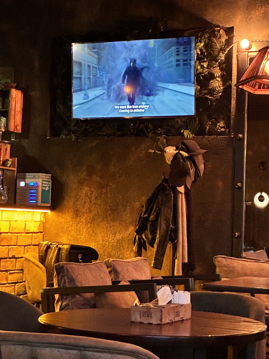 店内でラスマスのPVがかかっているシーシャ屋は信頼できる。実際キルギスで吸った中で1番美味い。難点は1階がアダルトショップなのでタクシー呼ぶ時なんかきまずい