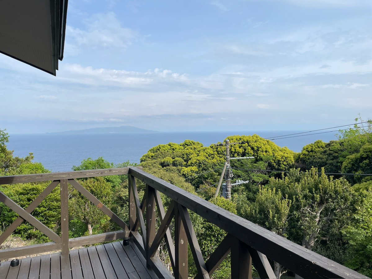 K_walkure's tweet photo. 4月末とGWはとても96Daysで充実してました。
伊豆に旅行行って結婚パーチーも呼んでもらえてほんと楽しかった！
愛してるぜぇ〜 https://t.co/rTKW66uj8F