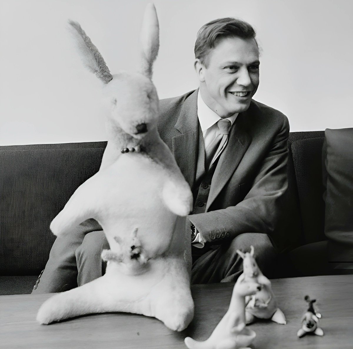 OzKitsch's tweet photo. Hoo roo and happy 100th birthday David Attenborough https://t.co/gi1h7J8oOk