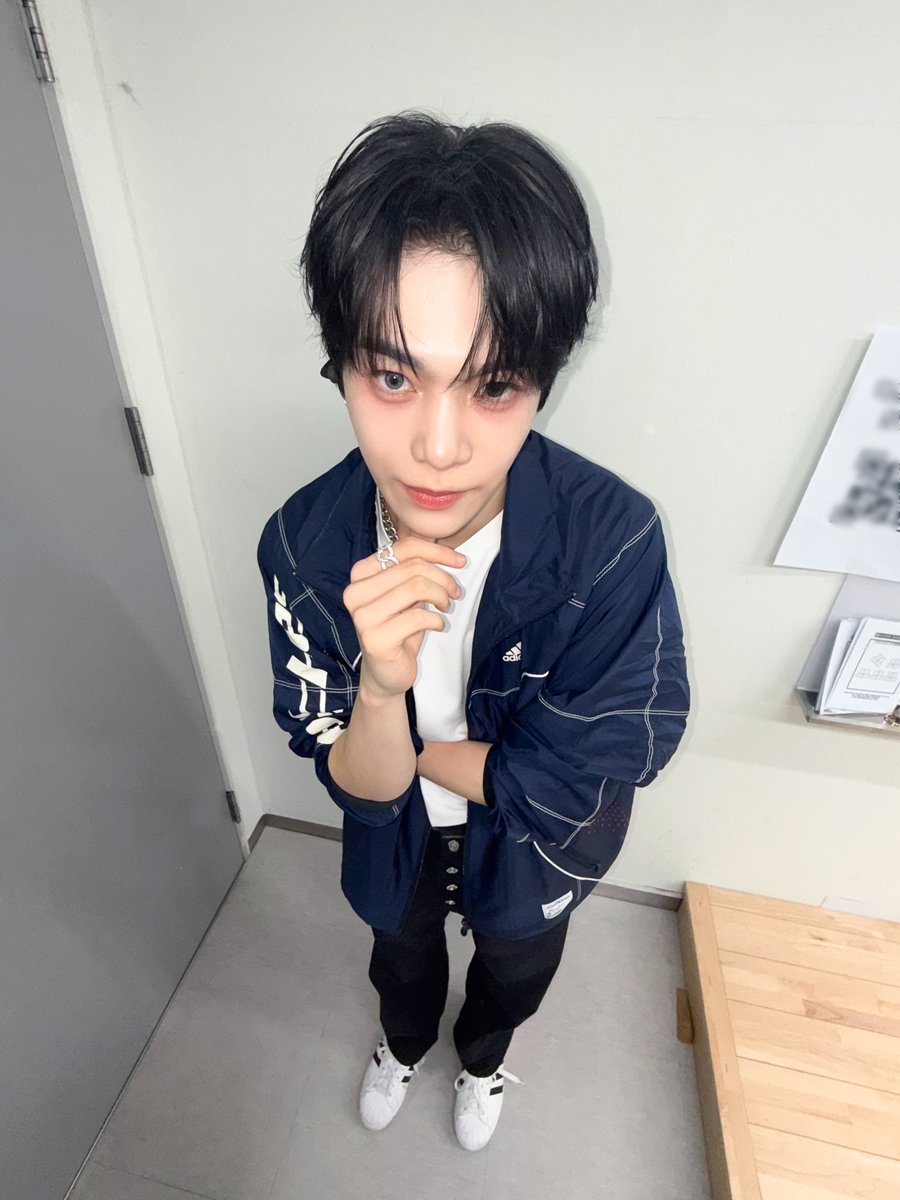TUNEXX_official's tweet photo. (｡- .•)ु🪄)))

#TUNEXX #튜넥스
#Donggyu #동규 https://t.co/HMtGSViv4K