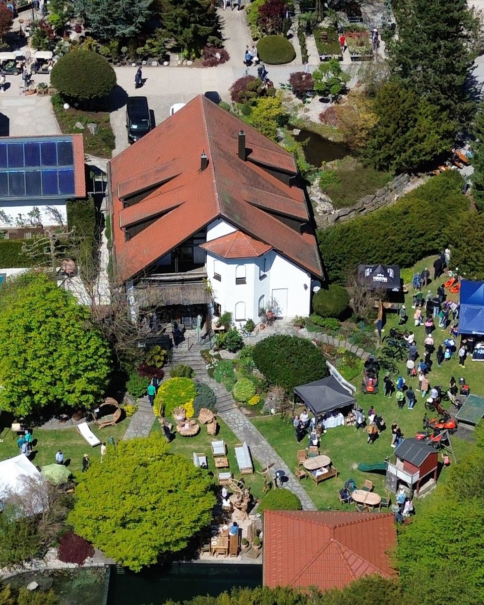 VGLBayern's tweet photo. 40 Jahre Siegfried Kahl Garten-, Landschafts- und Sportplatzbau 👉 
https://t.co/pMF5snmDI1 https://t.co/AR0F758Yss