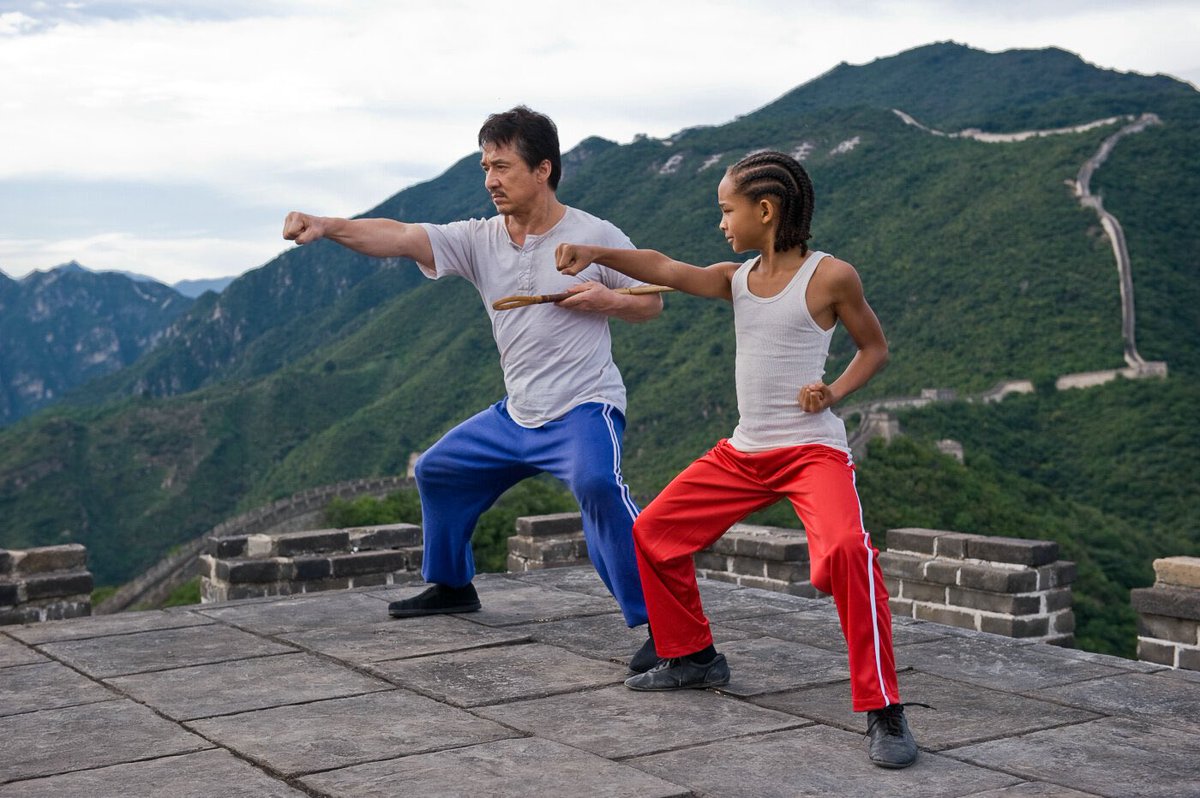 🚨 Jackie Chan révèle qu’il ne voulait pas travailler avec Jaden Smith avant de commencer le tournage de Karaté Kid ! 

« J'ai pensé que c'était le typique enfant de célébrité, gâté et sans discipline. Si je n'ai pas réussi à faire en sorte que mon propre fils s'entraîne aux arts