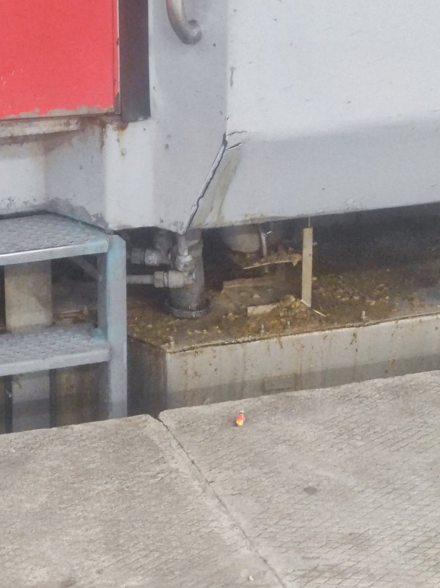 ACID_Office tweet picture