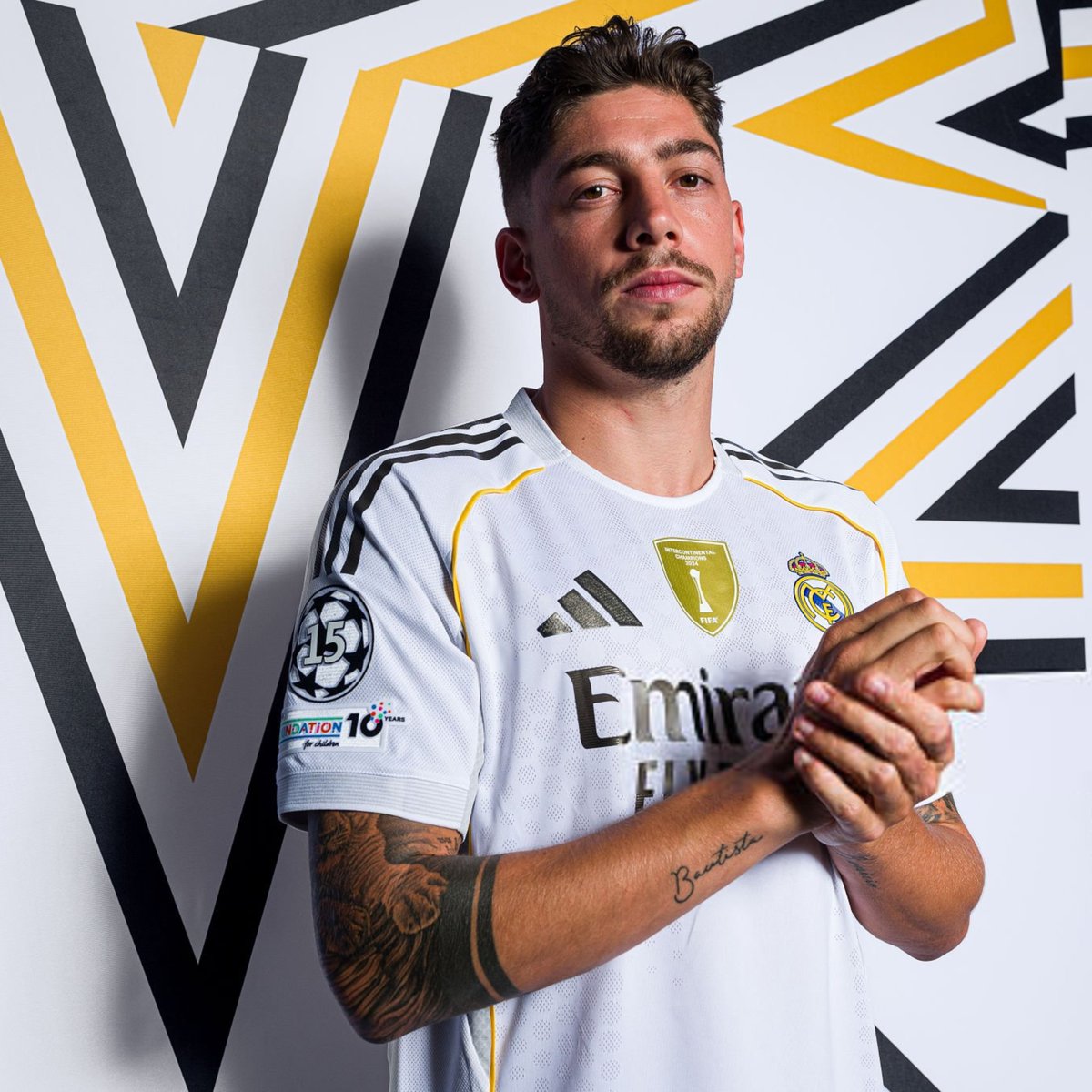 🚨🚨 𝗙𝗘𝗗𝗘𝗥𝗜𝗖𝗢 𝗩𝗔𝗟𝗩𝗘𝗥𝗗𝗘 𝗘́𝗧𝗔𝗜𝗧 𝗘𝗡 𝗦𝗔𝗡𝗚 𝗔𝗣𝗥𝗘̀𝗦 𝗟𝗔 𝗕𝗔𝗚𝗔𝗥𝗥𝗘 𝗔𝗩𝗘𝗖 𝗔𝗨𝗥𝗘́𝗟𝗜𝗘𝗡 𝗧𝗖𝗛𝗢𝗨𝗔𝗠𝗘́𝗡𝗜 !!! 🩸🤕

Les joueurs du Real Madrid l'ont retrouvé à terre et en sang.

Le coup d'Aurélien Tchouaméni était tellement fort que