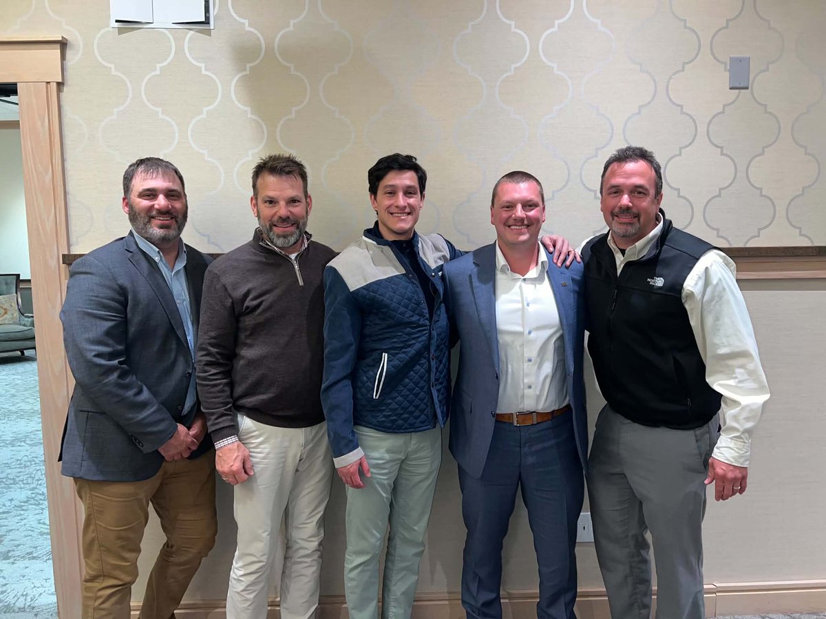 Reliabank's tweet photo. Sioux Falls banker, Zach Scott, graduated from the 40th class of the Evan C. Nolte Leadership Sioux Falls program.

Join us in congratulating Zach!

To see the full list of graduates, visit this link: https://t.co/MY5IGVQKUB

Reliabank | Member FDIC https://t.co/BJiYxfDbcC