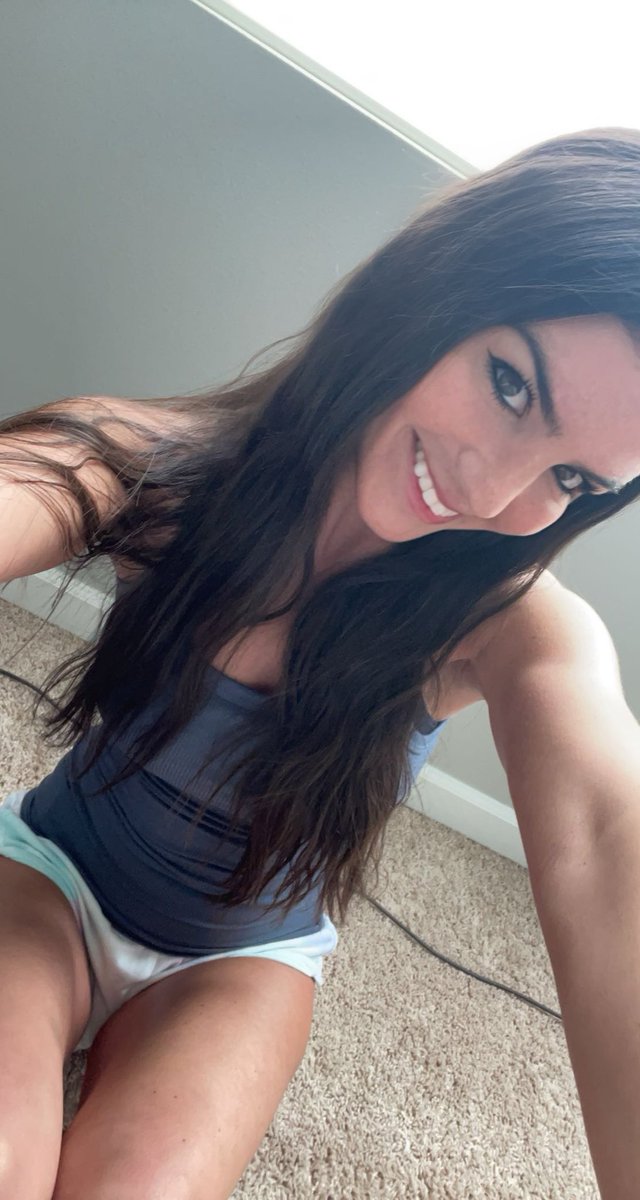 CARLIE JO tweet media
