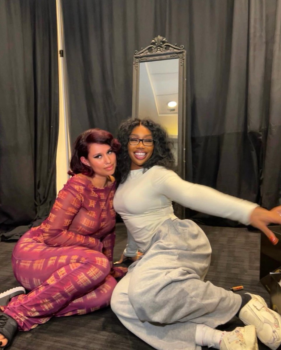 RAYE Updates tweet media