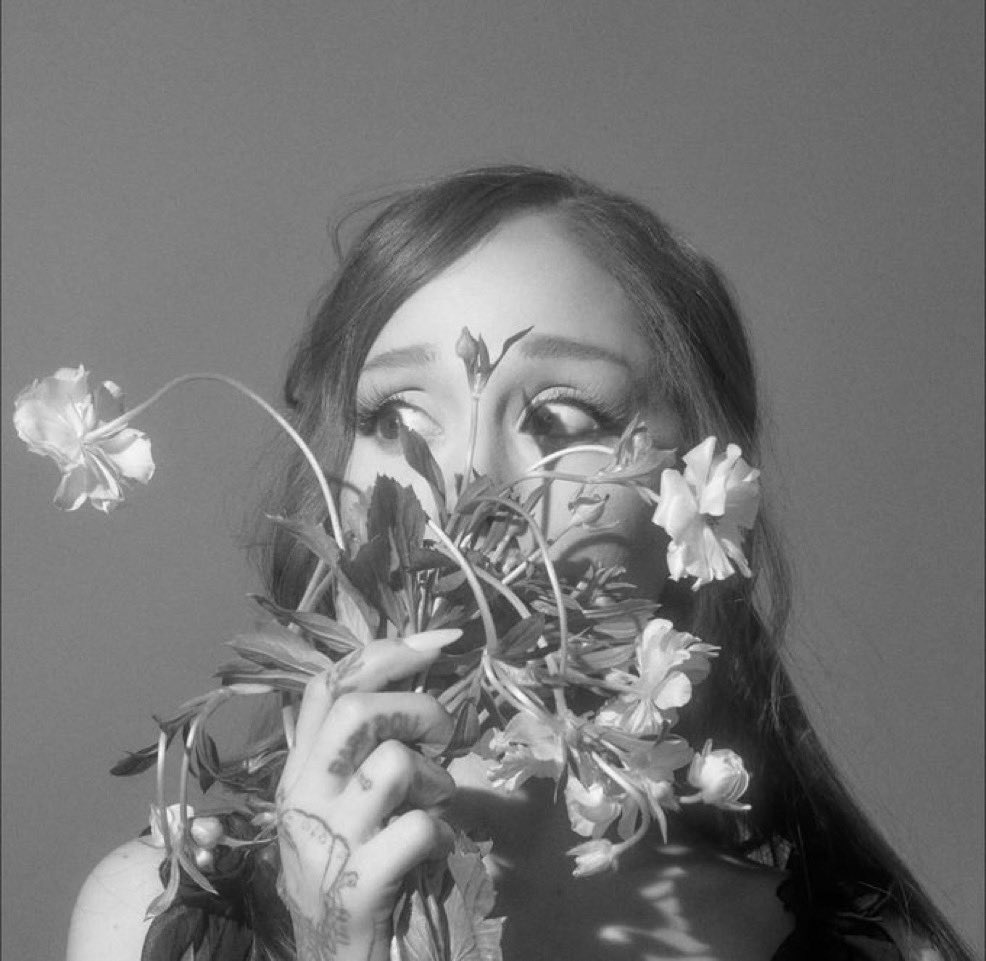TheGrandeTop10's tweet photo. Ariana on ‘petal’:
“It’s a bit feral…it’s definitely from a place that I have been maybe like too shy or polite to tap into before and this kinda just feels like fuck it.” https://t.co/cacOzh4HPq