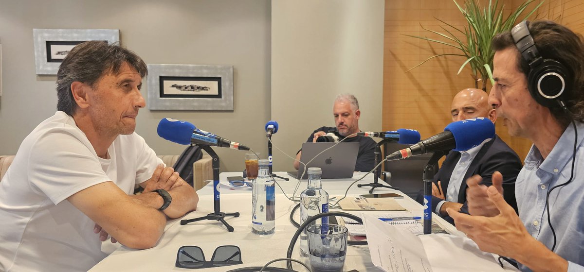 deportescopebal's tweet photo. Aquí puedes escuchar la entrevista a 
Gustavo Siviero tras el ascenso del Mallorca B y retorno a 2ªRFEF. 
Hablamos de la temporada, de las posibilidades de la cantera, de su experiencia con el primer equipo.
Desde el @ValparaisoHotel 

https://t.co/m8H4avhiQB https://t.co/Vml8BW3Td3