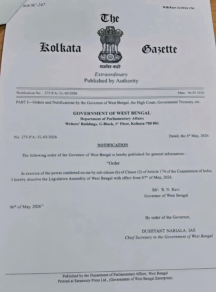 keyakahe's tweet photo. Officially Mamata Banerjee's Govt is history.... As per constitution, it has been dissolved. 
What about the chair Mamata is still clinging onto? 🤔 https://t.co/lU1LRAI6U2