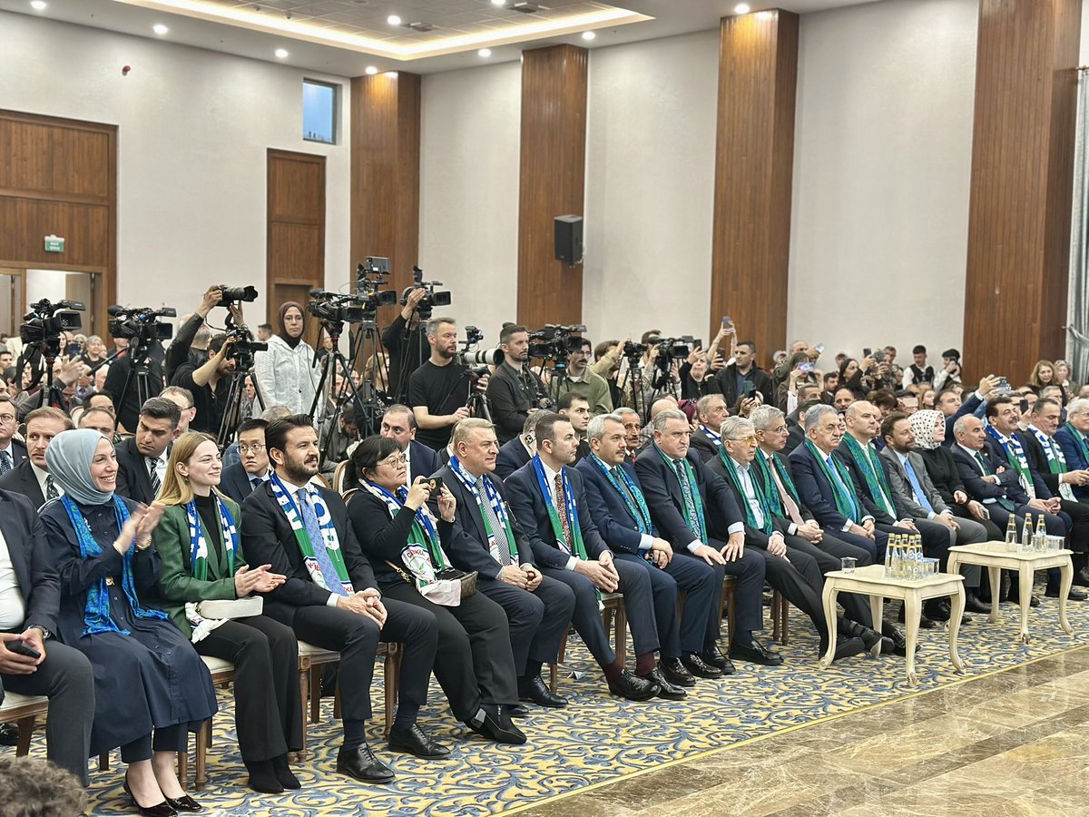 kurtcancelebi's tweet photo. Rize Dernekler Federasyonu (RİDEF) tarafından şehrimizde düzenlenen Rize Günleri programındaydık.

Karadeniz’in eşsiz kültürünü, samimiyetini ve muhabbetini Ankara’da yaşatan bu güzel organizasyonda emeği geçen herkese teşekkür ediyorum. https://t.co/Thyvc3Y6vB