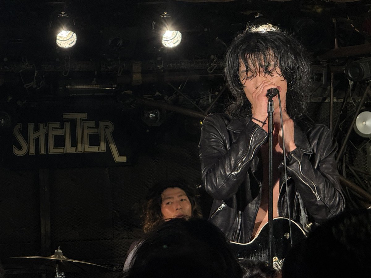 a flood of circle 公式 tweet media