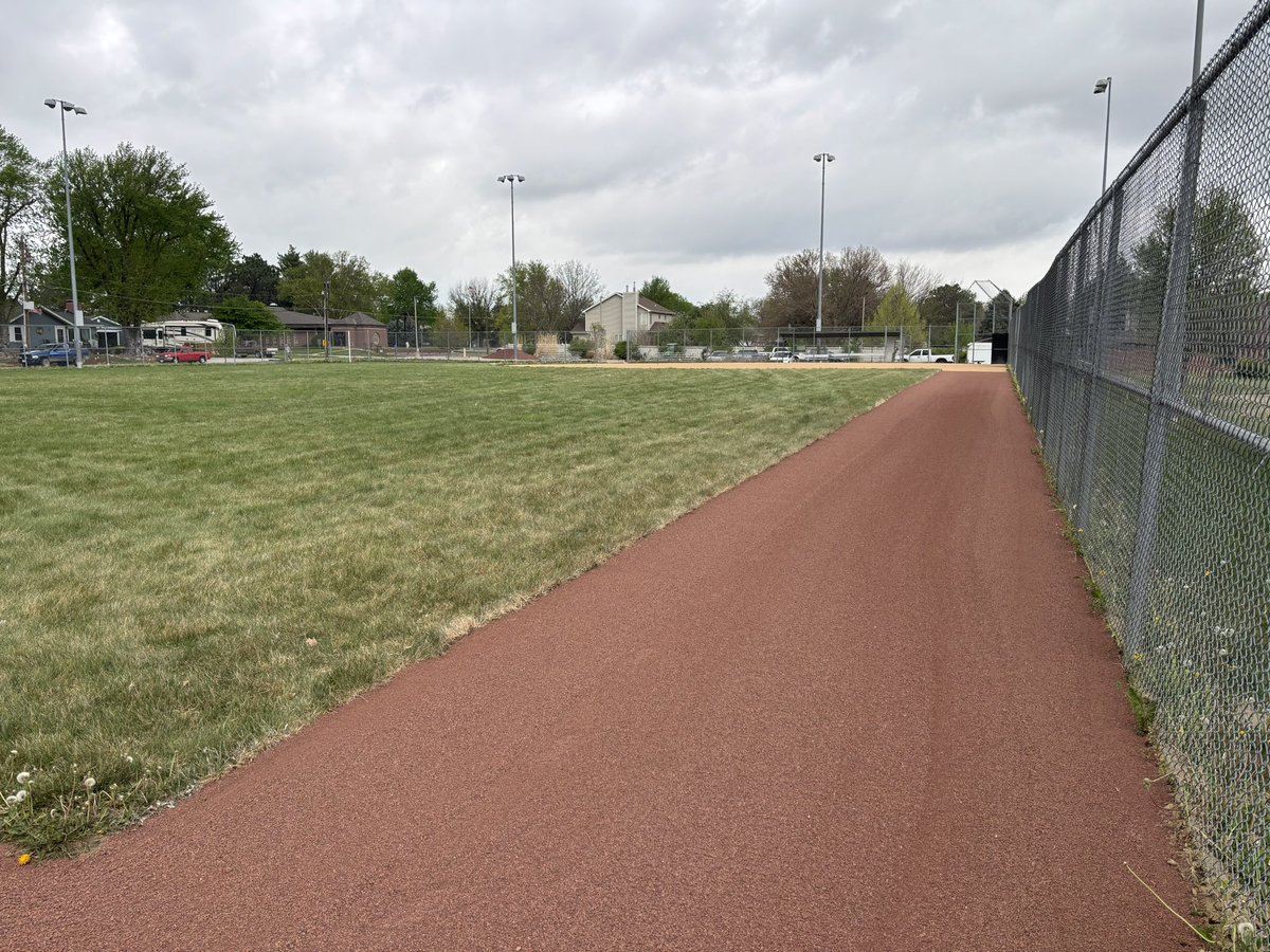 KJ_EliteSports's tweet photo. ⚾️ 🥎 Recent warning track renovation and infield grade, turned out great. 👌🏻 

✅ Sub-graded the warning track
✅ Installed 4” of crushed brick
✅ Added new aglime to the infield
✅ Laser graded

#BaseballField #SoftballField #FieldRenovation #LaserGrading #WarningTrack #Abi https://t.co/vo5802laAP