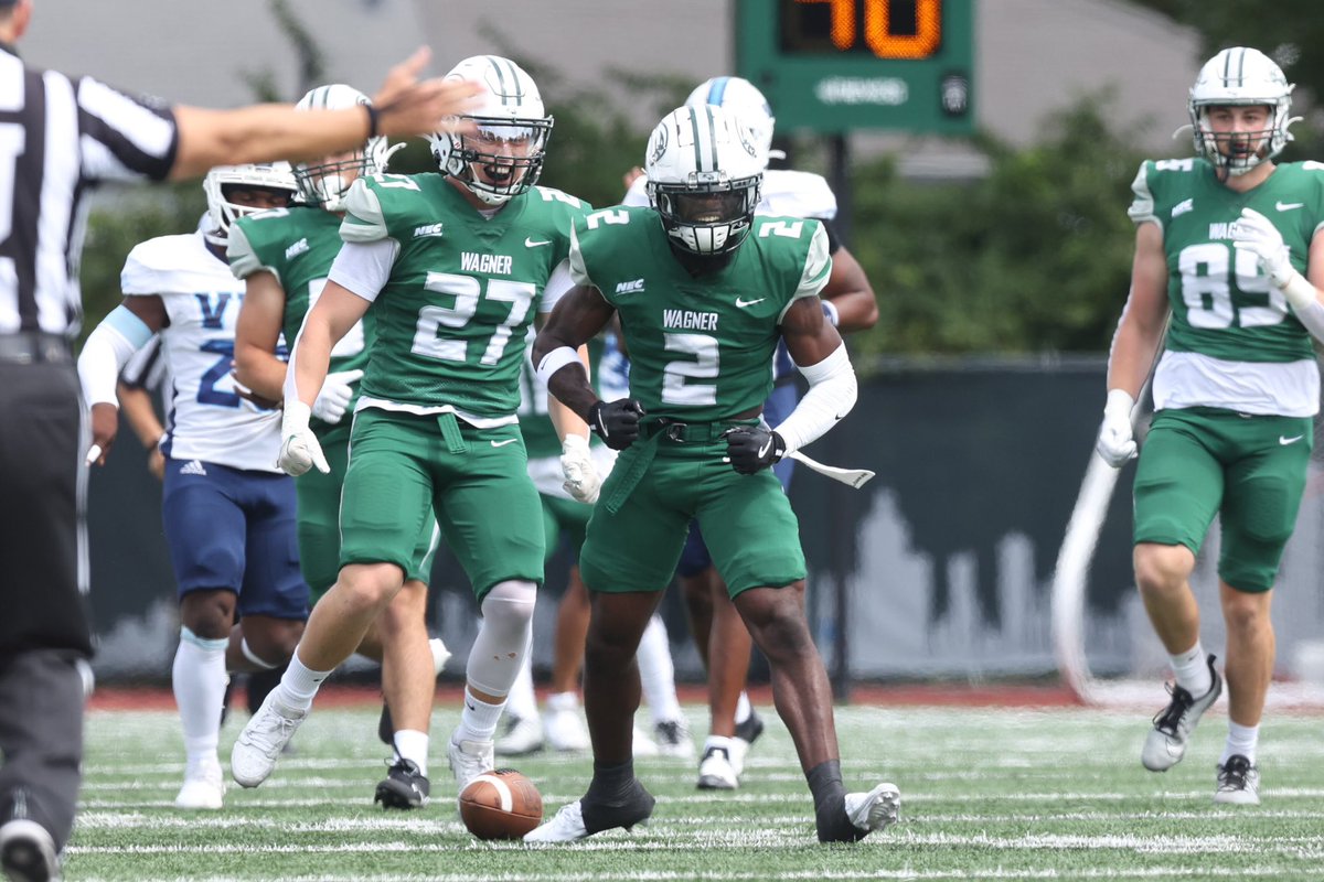 TitusDGrant's tweet photo. Blessed to receive a D1 offer from Wagner College!! Thank you @Coach_McClurg @FBCoach_Sino and @tommasellafor the opportunity 💚🤍 @CamDuke11 @CoachBup @JoshWeaver01 @Rivals_Recruits https://t.co/MsXfqp1Amy