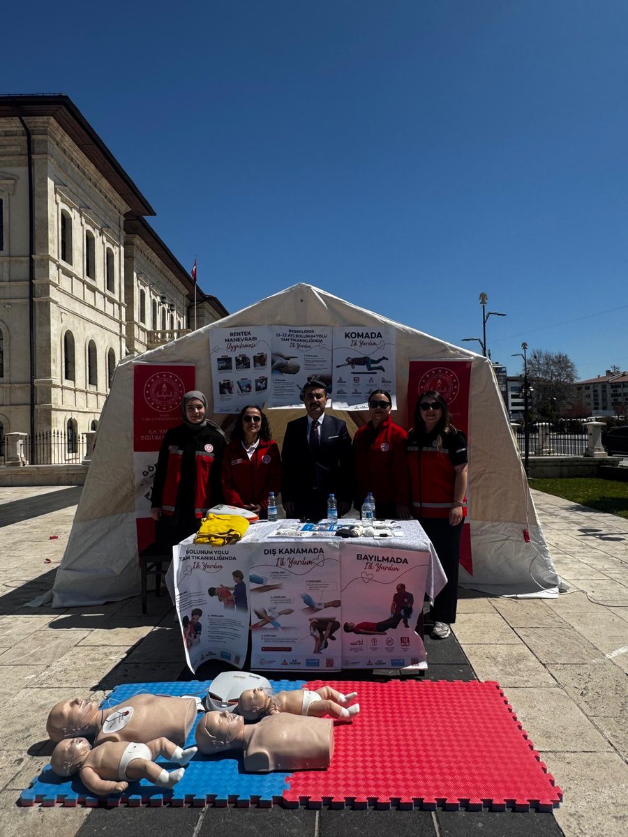 yldrmuzm's tweet photo. Sivas MEB AKUB İlkyardım ekibi için çadır kurulumunda görev aldi.
@tcmeb
@Yusuf__Tekin
@bilalmacit
@meb_adsp
@MetinTayarer https://t.co/UIeu75eea1