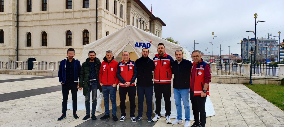 yldrmuzm's tweet photo. Sivas MEB AKUB İlkyardım ekibi için çadır kurulumunda görev aldi.
@tcmeb
@Yusuf__Tekin
@bilalmacit
@meb_adsp
@MetinTayarer https://t.co/UIeu75eea1