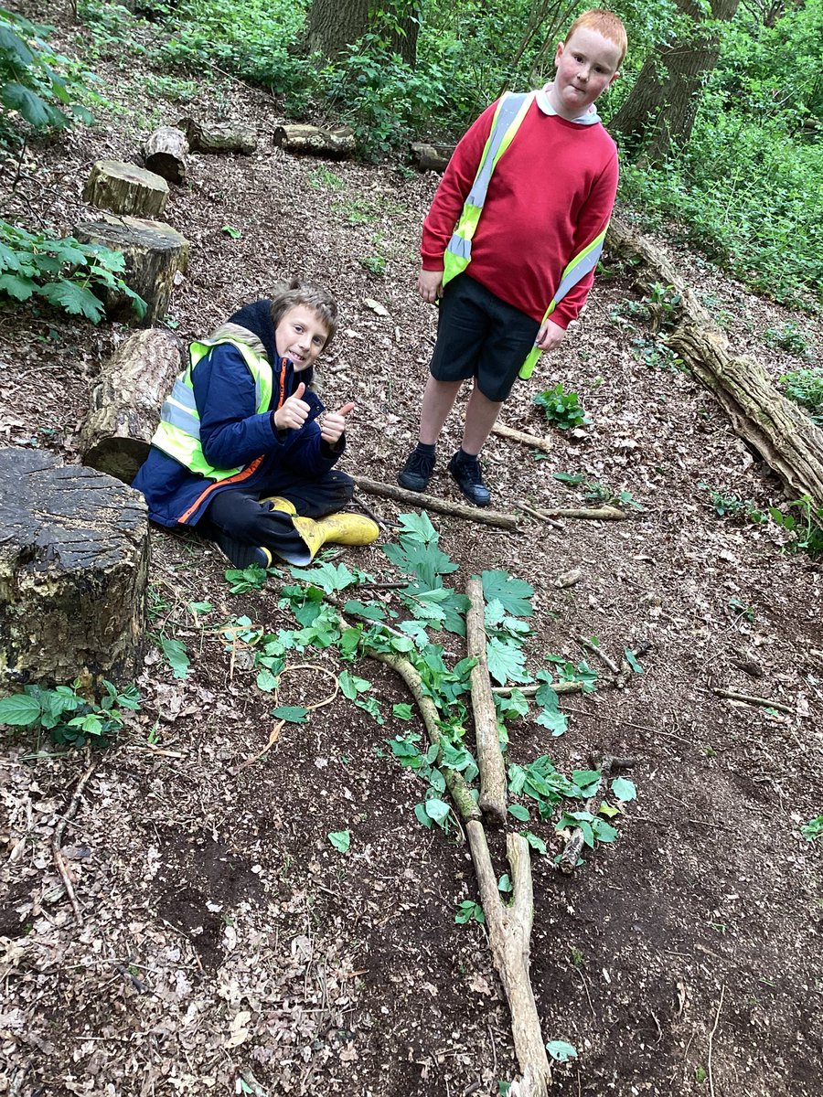 CapenhurstCEPS's tweet photo. Class 3 enjoyed their farm visit today. We created some pieces of art with the natural resources around us, shared a story, made a picture collage of the woodland habitat using iPads and played PE games on the field! https://t.co/F8q7xyyERE