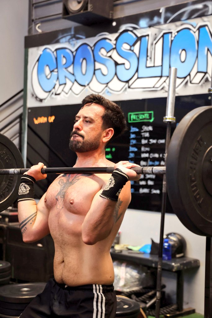 iuriandrei's tweet photo. Estava levinho 😏
#crossfit #gayman 
https://t.co/P1nPuYOsad 🔥 https://t.co/uwzaq84nx4