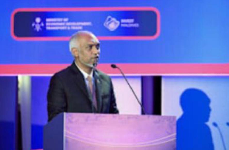OmanEmbassyCMB's tweet photo. H.E Head of the mission participated in the opening ceremony of the Maldives-Sri Lanka Forum at Hilton Hotel Colombo in presence H.E President of Maldives Dr Mohamed Muizzu and Sri Lanka PM H.E Dr. Harini Amarasuriya.The forum has attracted a number of businessmen from both sides https://t.co/6T2Nn5vCk9