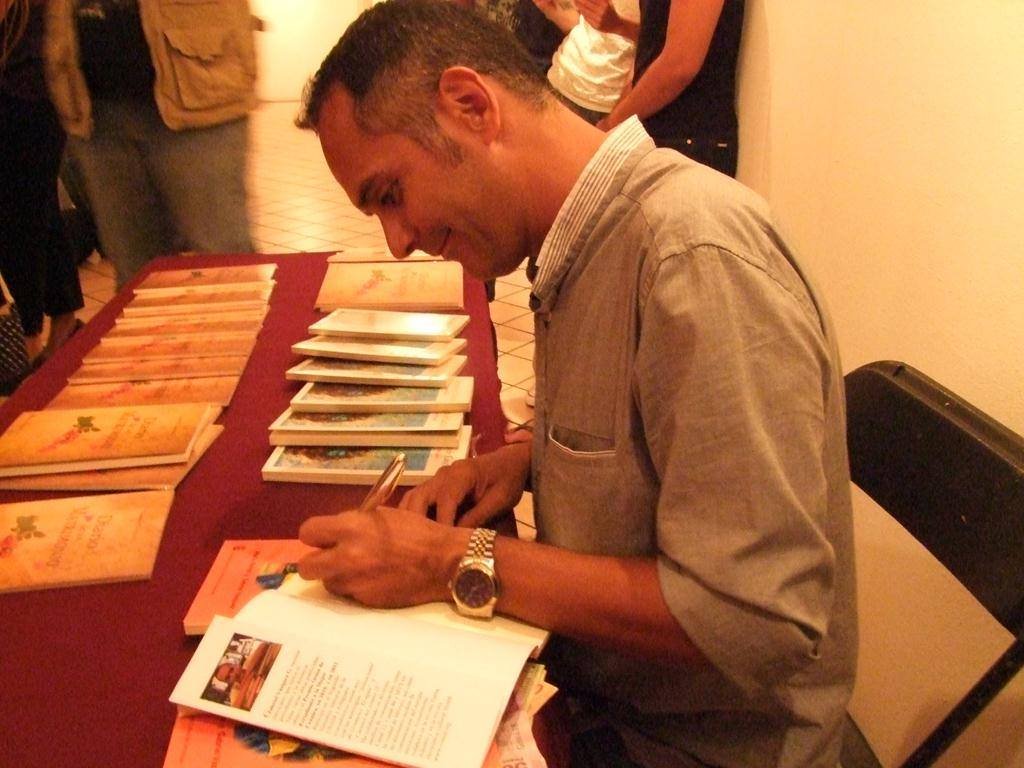 gabovazquezg's tweet photo. 12 años de la presentación de mi #novelacorta
#DIARIODEUNMATRIMONIO
en #elmuseodelaisla de #cozumel
Ahora además del libro físico, también es #ebook en #amazonlibros y en #KindleUnlimited
#FundacióndeParquesyMuseosdeCozumel https://t.co/saoBG5x6xr