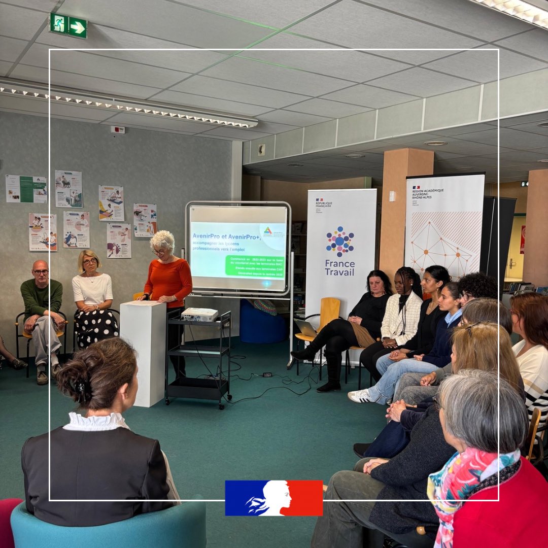 RegionAcAura's tweet photo. La rectrice @ABisagni au lycée professionnel Joseph-Marie Jacquard  pour le dispositif #AvenirPro 
Préparation  collective et individuelle des élèves à l’emploi : CV, entretiens, connaissance du marché du travail 💼 @EdouardGeffray @education_gouv @SabrinaRoubache https://t.co/FMpWVrGgdI