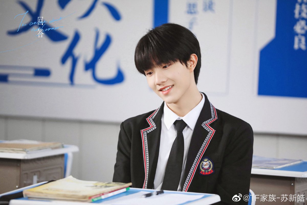 Puddingwityl2m's tweet photo. 哎我又在怀念中棍中铲这俩学生弟这么明目张胆地拍情侣照一拍完两个人急吼吼地冲到车上看成图会在想什么呢、反正我只能想到晚上又是一场酣畅淋漓地制服play拿领带玩捆绑信手拈来呀什么要射不射的全进到两b人的嘴里、累了困了就直接抱着裸睡、早上起来又得互帮互助哎这样的性福的学生生活可这美好呀 https://t.co/8fKUsc0EvY