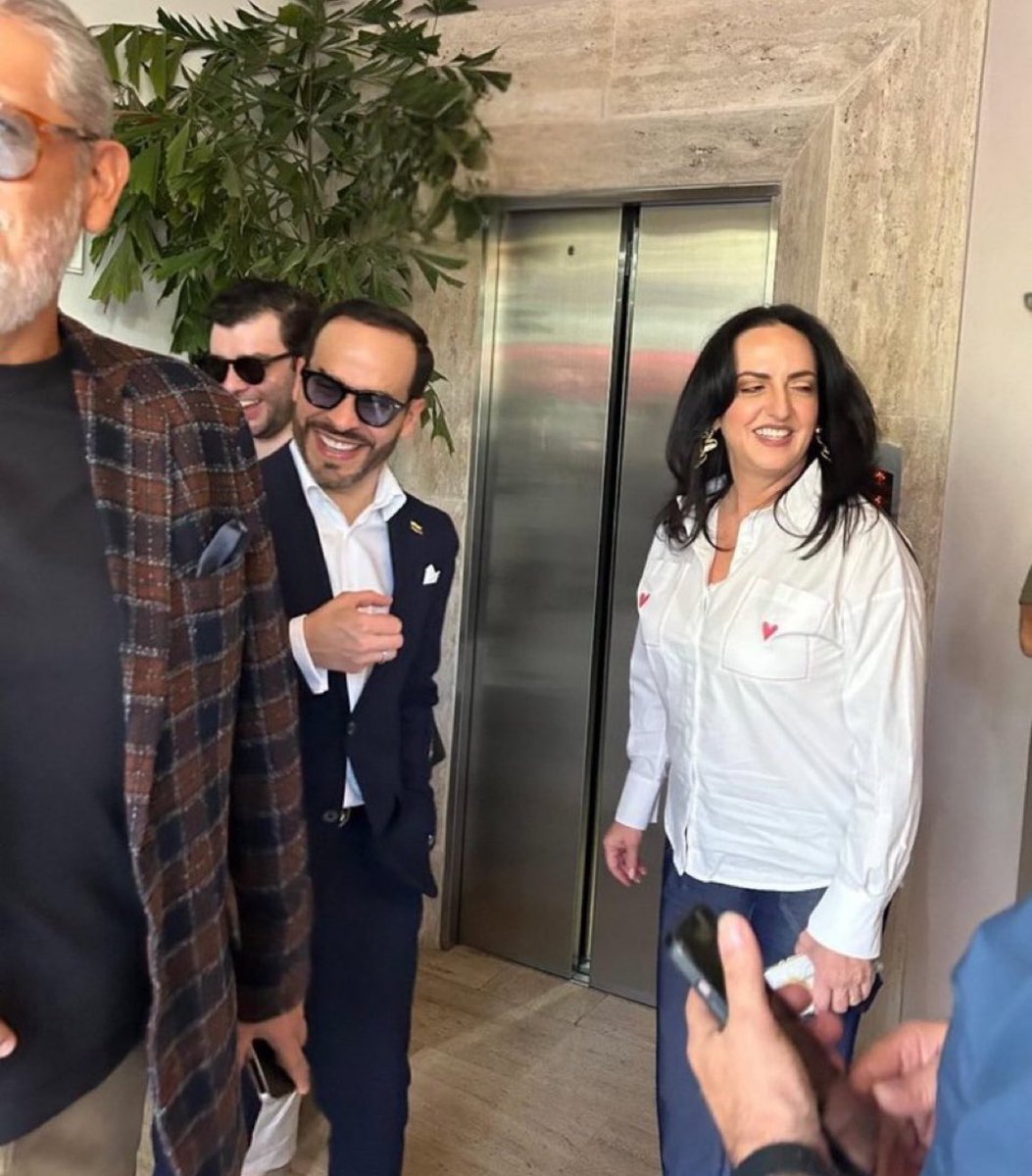 Que mucha gente que trabajaba con María Fernanda Cabal ahora esté trabajando para Paloma es, en realidad, una buena noticia. Muestra que su círculo era más oportunista que ideológico y que la generala estaba mal rodeada: invirtió tiempo, esfuerzo y dinero en personas que no lo