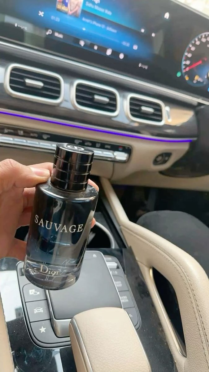 Dscentsation's tweet photo. Every young guy needs that one fragrance always close by. In the car, office bag, side drawer… somewhere you can grab and spray before stepping out. 
Dior Sauvage really fits that role😍🥰 https://t.co/WPRY6Trtfr