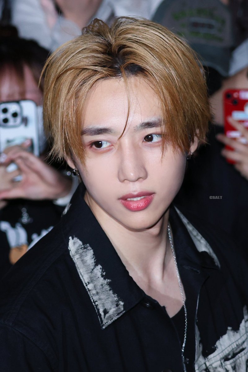 csalt0894's tweet photo. 260506 아돌라 퇴근

#선우 #SUNWOO
 #더보이즈 #THEBOYZ https://t.co/cd01tsp0AN
