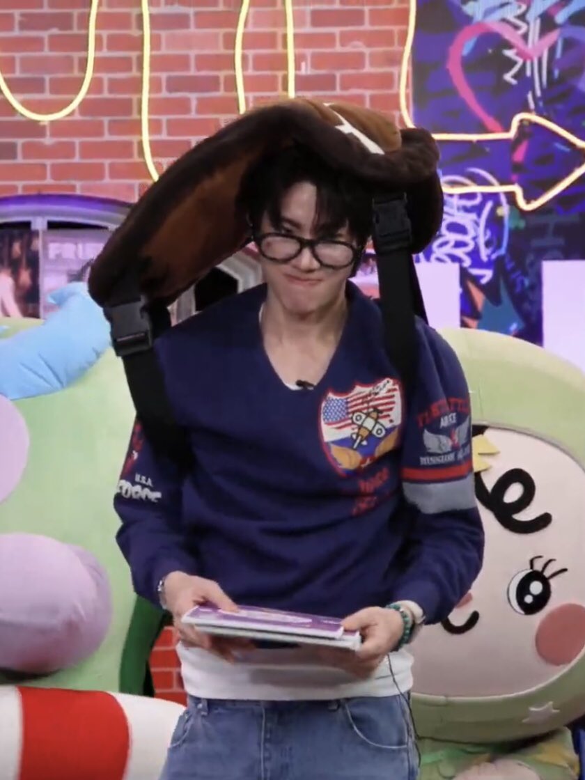 เมนเทอร์                                   ลุง

 #GMMTVLiveHouse