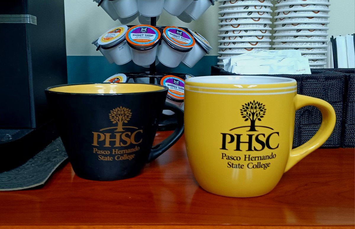 PHSC_AFC's tweet photo. Last week our chapter hosted Spirit Week, and we started the week off right with Mug Mania! Check out all the fun our chapter members had drinking coffee and enjoying the conversation! #spiritweek #coffeelovers @PHSCedu @myafchome https://t.co/KJEi3A6AA0