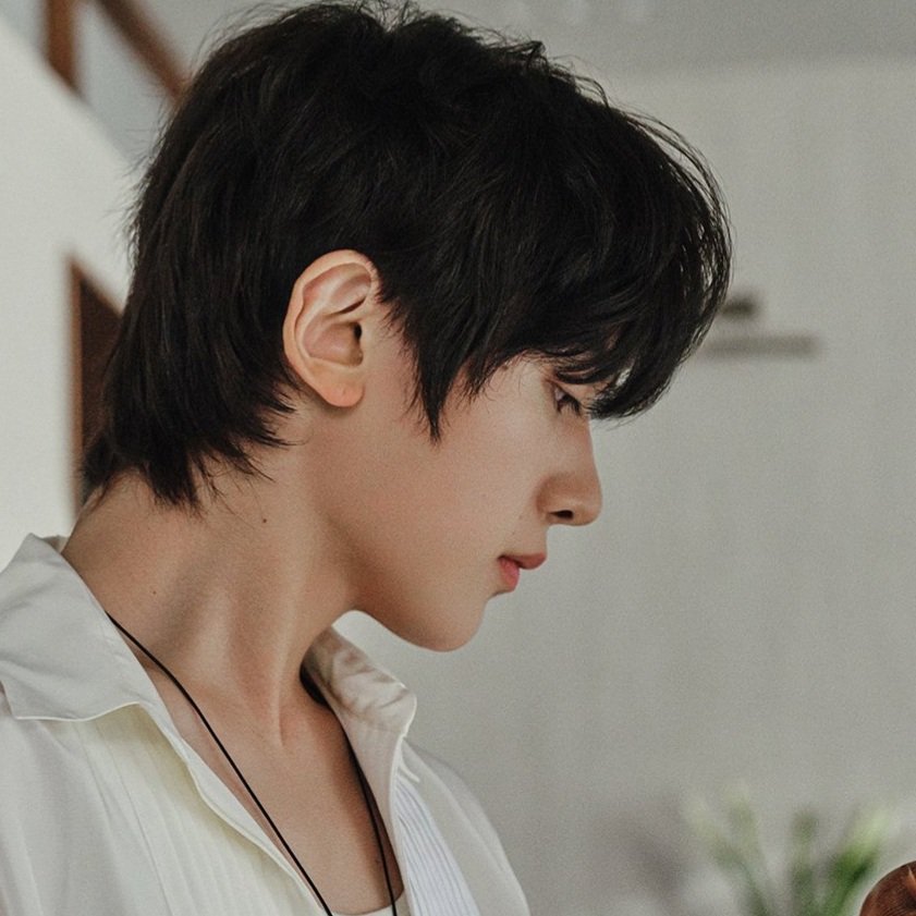 the side profile, the face, oh matthew.....