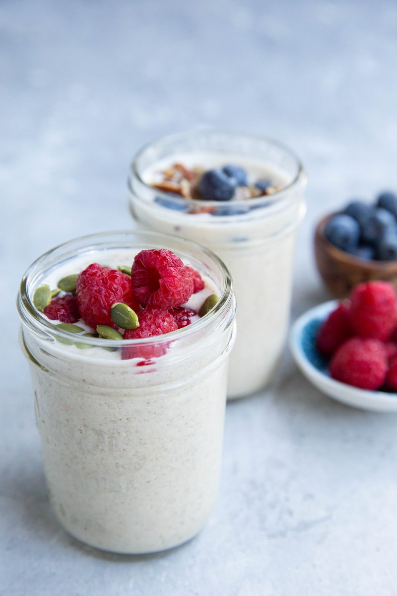 TheRoastedRoot's tweet photo. This easy high-protein blended overnight oats recipe comes with a creamier consistency for a real treat of a breakfast! https://t.co/i2hXF3fUBY I have included all sorts of options to change up the flavors to keep your oatmeal flame strong! https://t.co/hRI5Q1bBiI