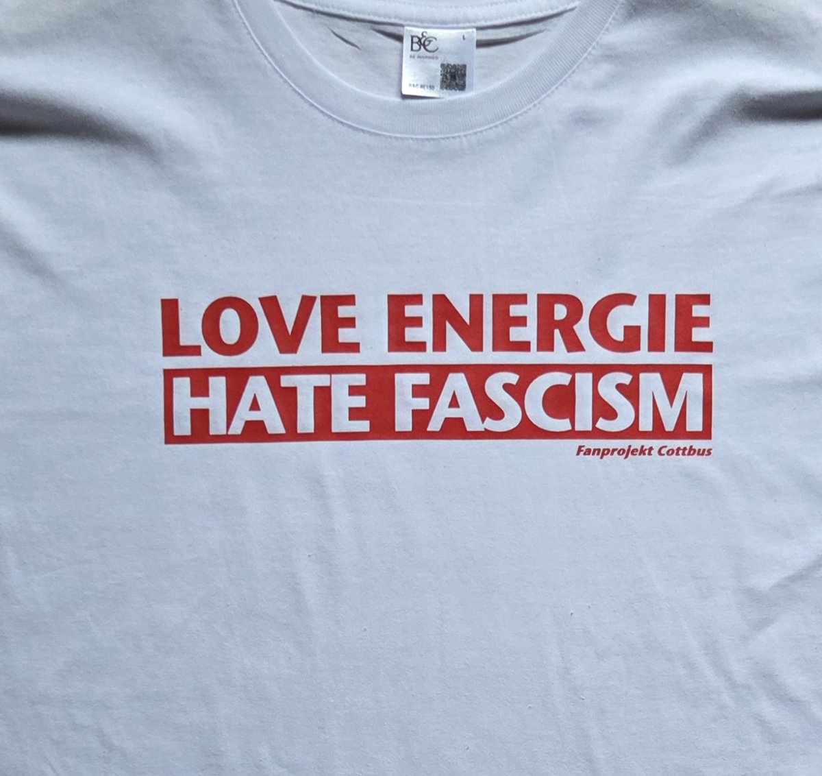 energiefans's tweet photo. Samstag, 14.00 Uhr
#Heimspiel: @Nur_Energie - @SVWW_official
Alle in weiß ins Stadion!
#Wir sind vorbereitet mit dem Shirt vom #Fanprojekt #Cottbus und unserem #FCE.
#EFGN #NurEnergie #3Liga #FCEWIE #LEHF #LEHR https://t.co/yJSAqP2zfB