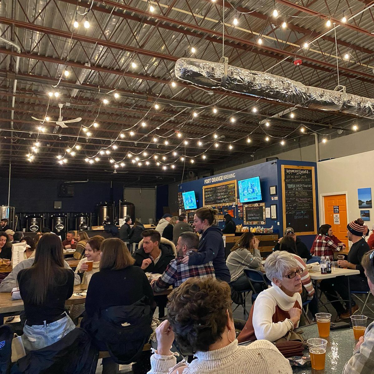 FortOrangeBrew's tweet photo. Albany’s most competitive use of useless knowledge returns tonight.
Trivia kicks off at 6:30PM.
Come early if you want a seat 👀 https://t.co/I83d0bnHwt