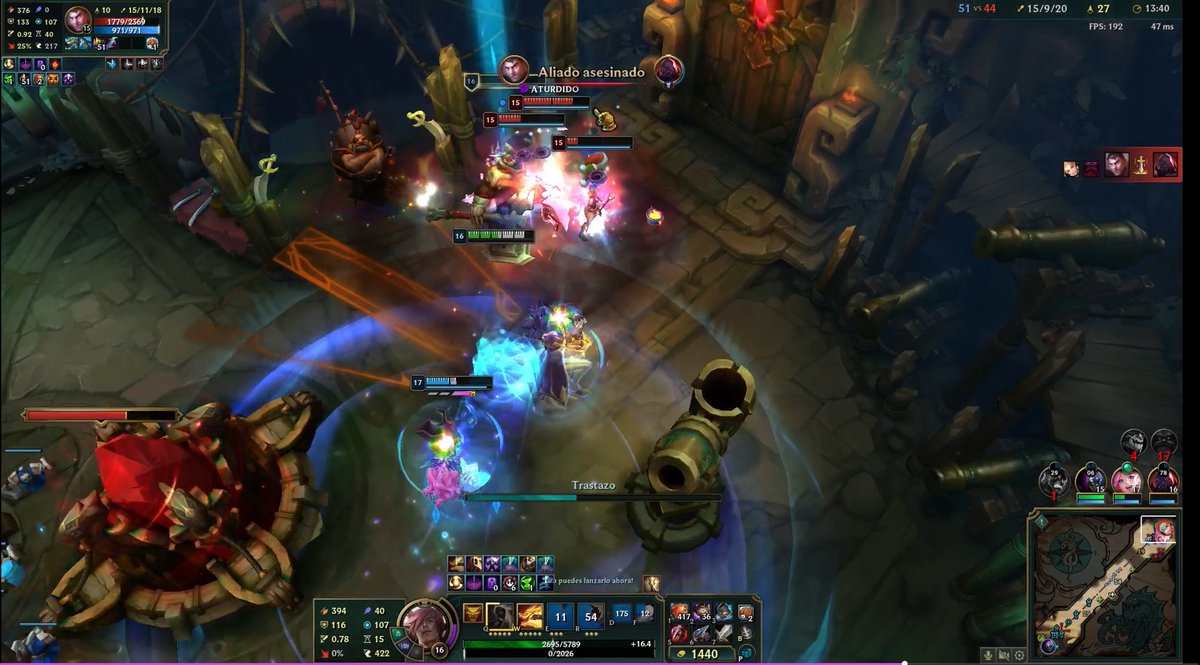 rami_hector's tweet photo. @riotgames @RiotSupport 
A donde se supone que estoy apuntando? Mi ratón claramente esta posicionado encima de los 3 targets, pero por alguna razón todo el tiempo pasa esta interacción random. https://t.co/0NUaETUsXv